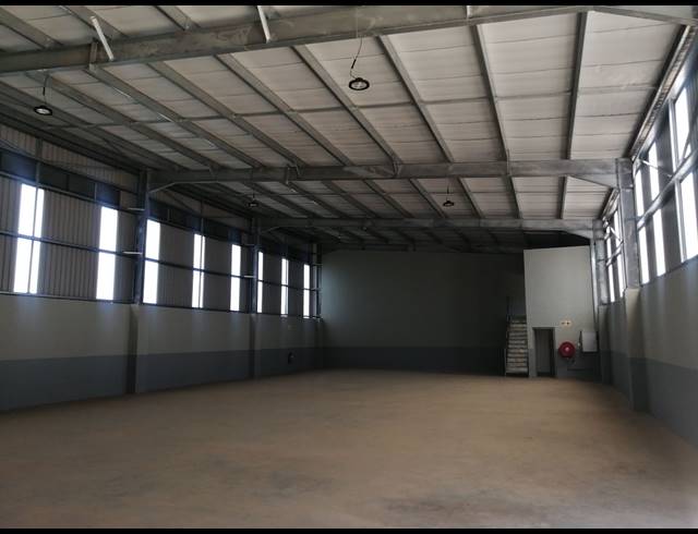 450M² WAREHOUSE TO LET IN WATERFALL